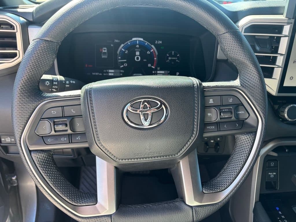 2025 Toyota Tundra - Image 15