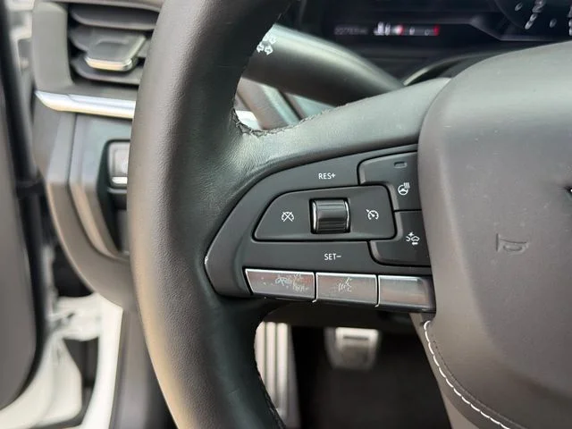 2023 Cadillac CT4 - Image 13