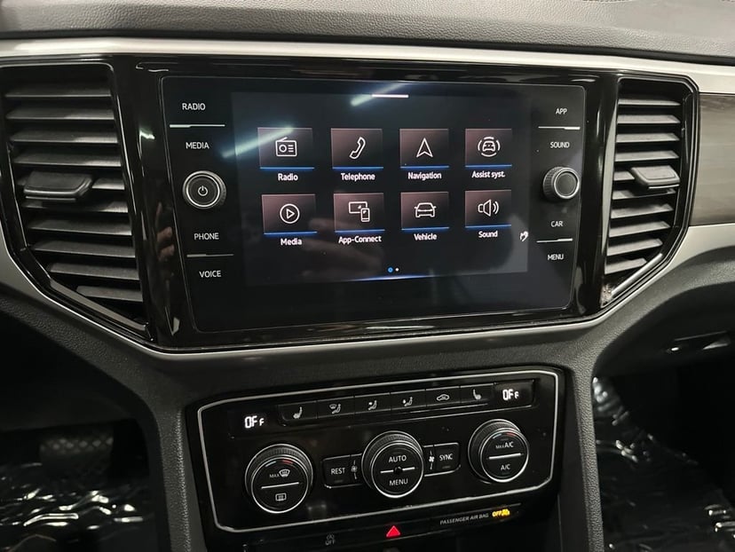 2022 Volkswagen Atlas - Image 11