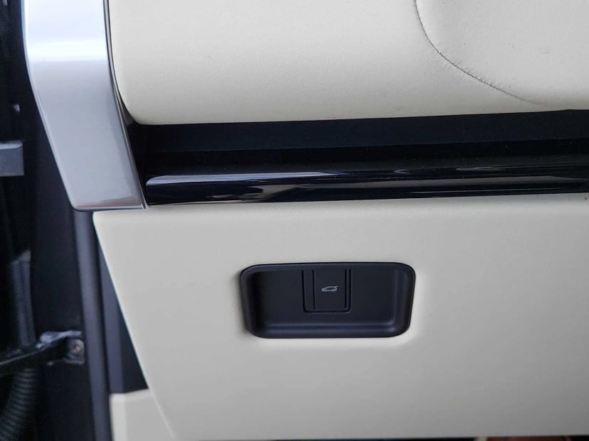 2026 LAND ROVER Range Rover - Image 21