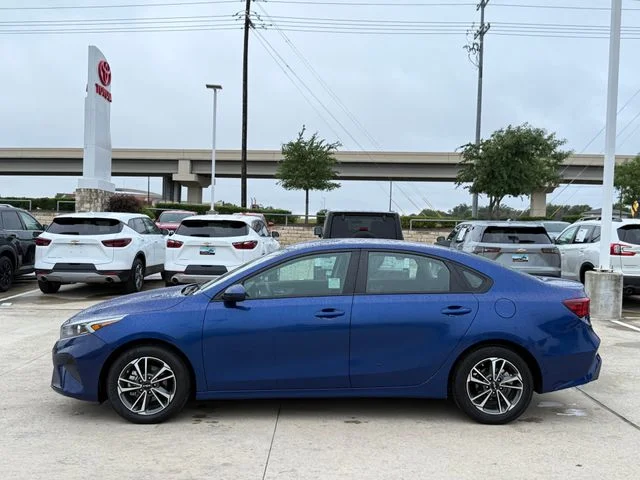 2023 Kia Forte - Image 7