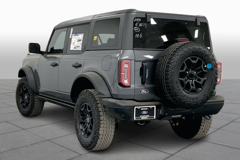 2026 Ford Bronco - Image 11