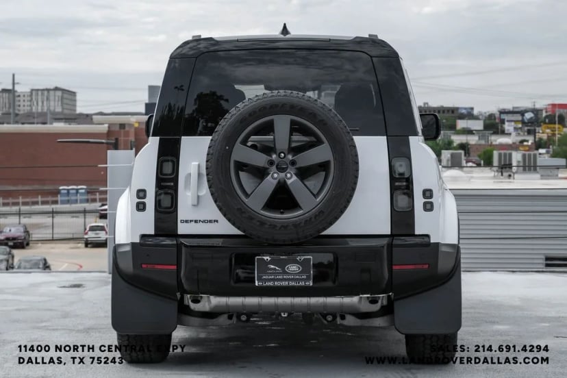2026 Land Rover Defender 110 - Image 9