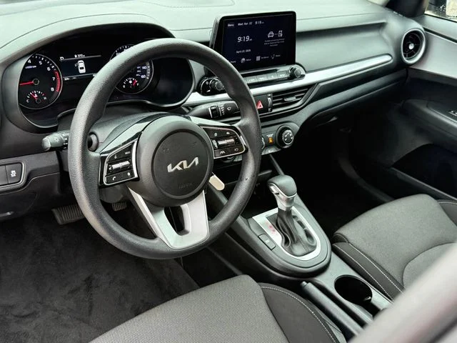 2023 Kia Forte - Image 8