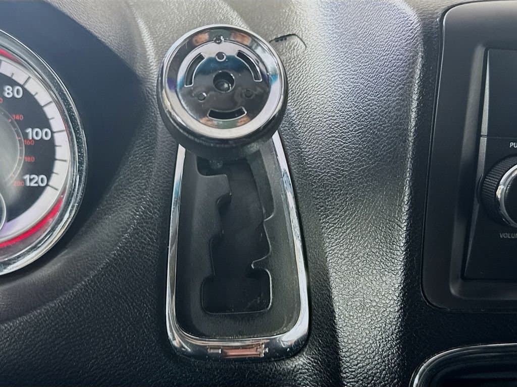 2012 DODGE Grand - Image 18