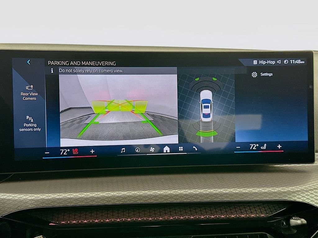 2025 BMW 4 Series - Image 14