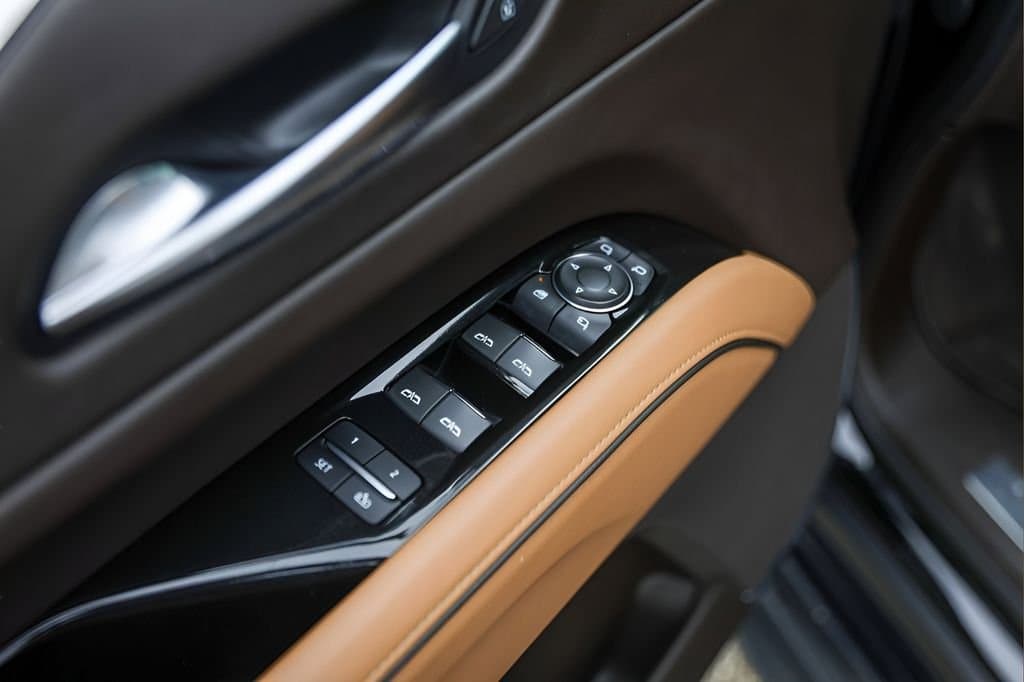 2021 Cadillac Escalade - Image 23