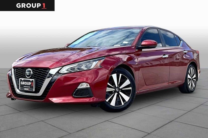 2022 Nissan Altima - Image 1