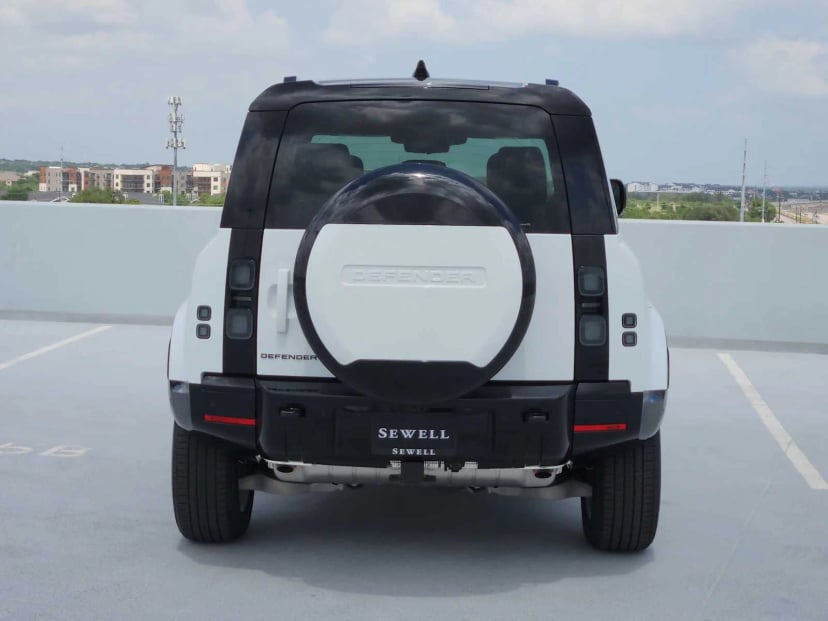 2026 LAND ROVER Defender 110 - Image 6