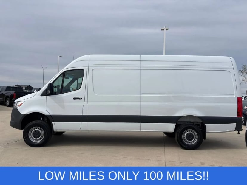 2025 Mercedes-Benz Sprinter 2500 - Image 2