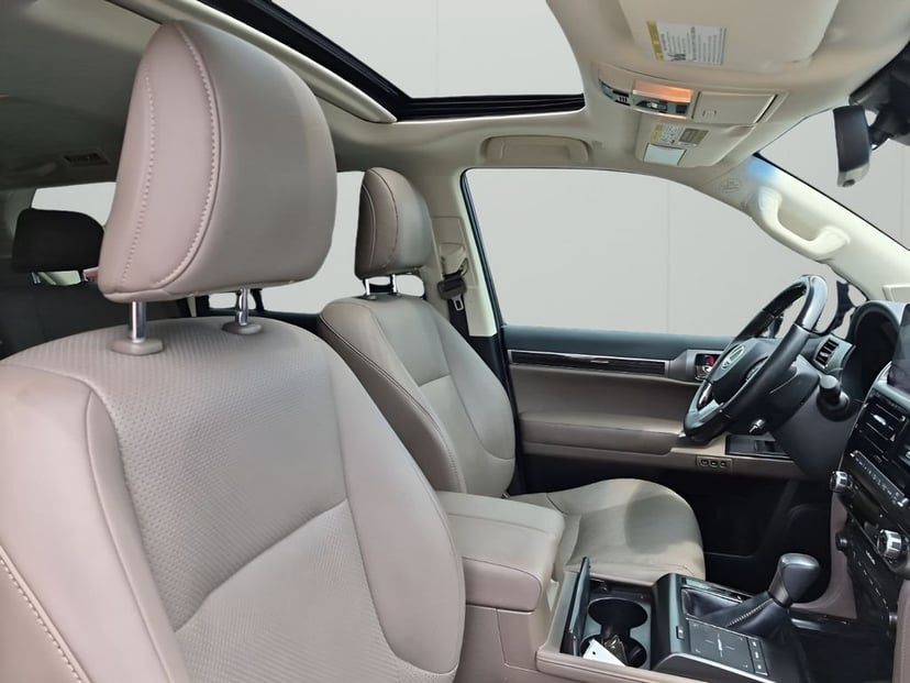 2022 Lexus GX - Image 15