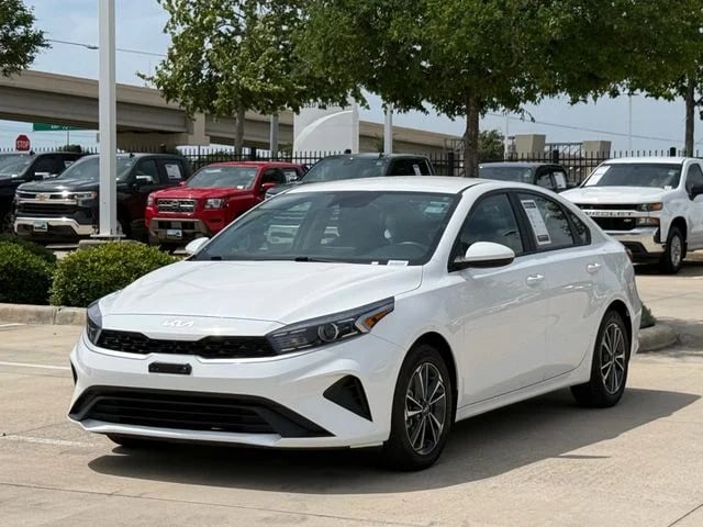 2023 Kia Forte - Image 8