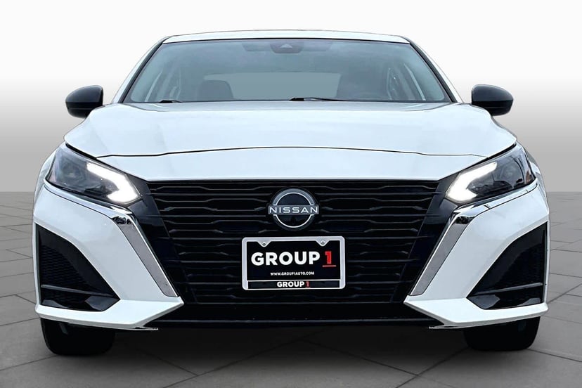 2025 Nissan Altima - Image 4