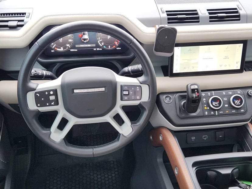 2024 Land Rover Defender - Image 27