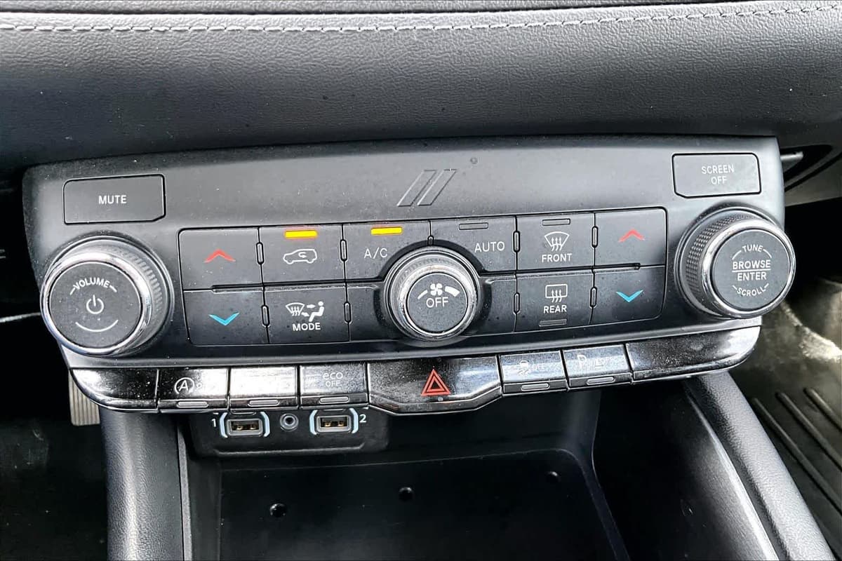 2022 Dodge Durango - Image 32