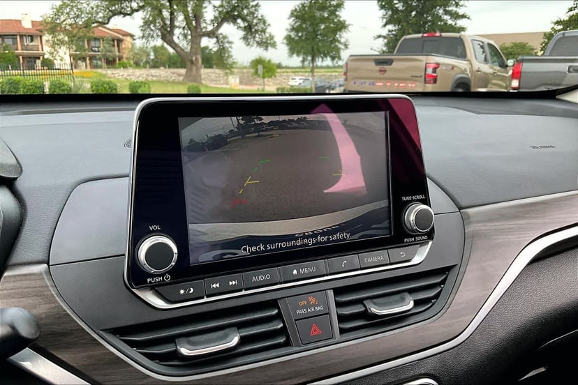 2025 Nissan Altima - Image 27