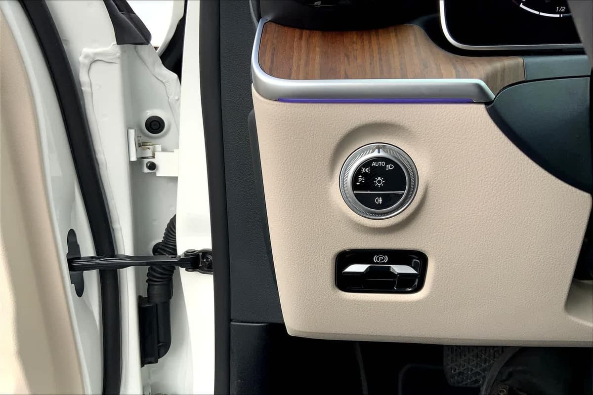 2023 Mercedes-Benz C 300 - Image 30