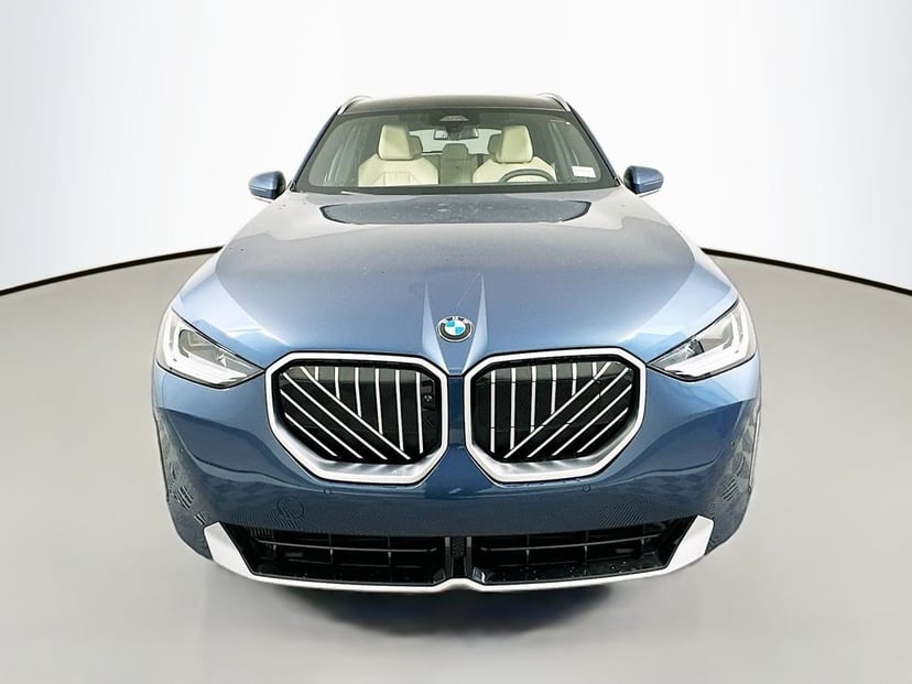 2025 BMW X3 - Image 3