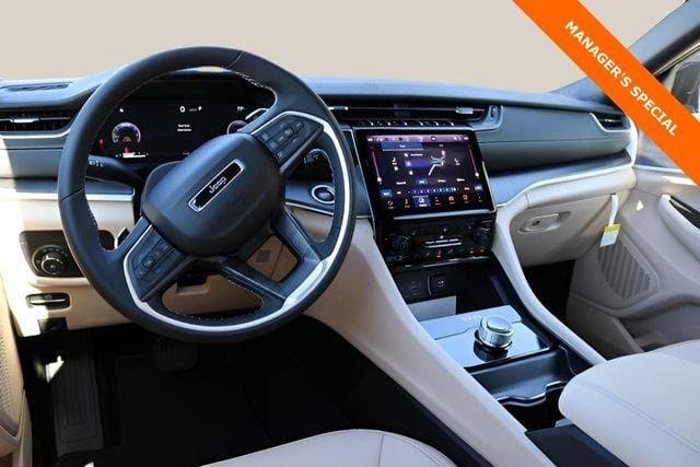 2025 Jeep Grand Cherokee L - Image 13