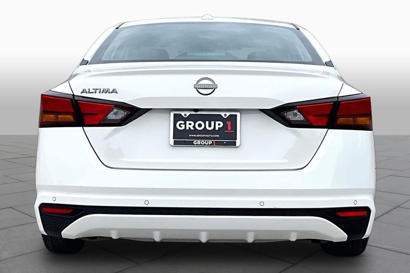2025 Nissan Altima - Image 5