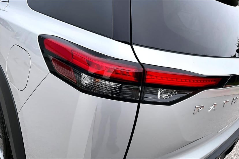 2025 Nissan Pathfinder - Image 28
