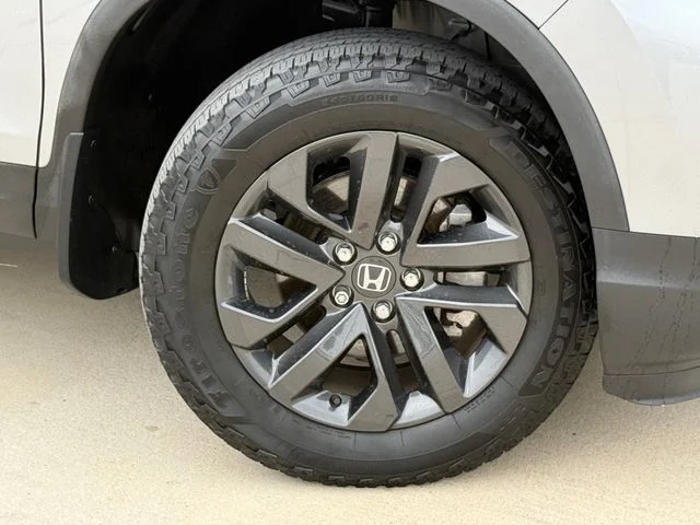 2023 Honda Ridgeline - Image 2