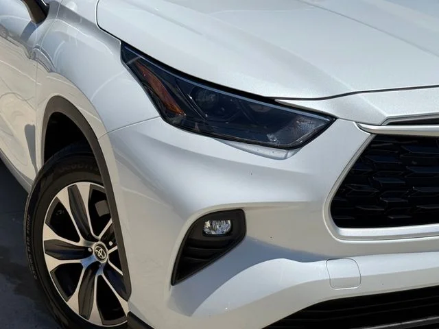 2023 Toyota Highlander - Image 3