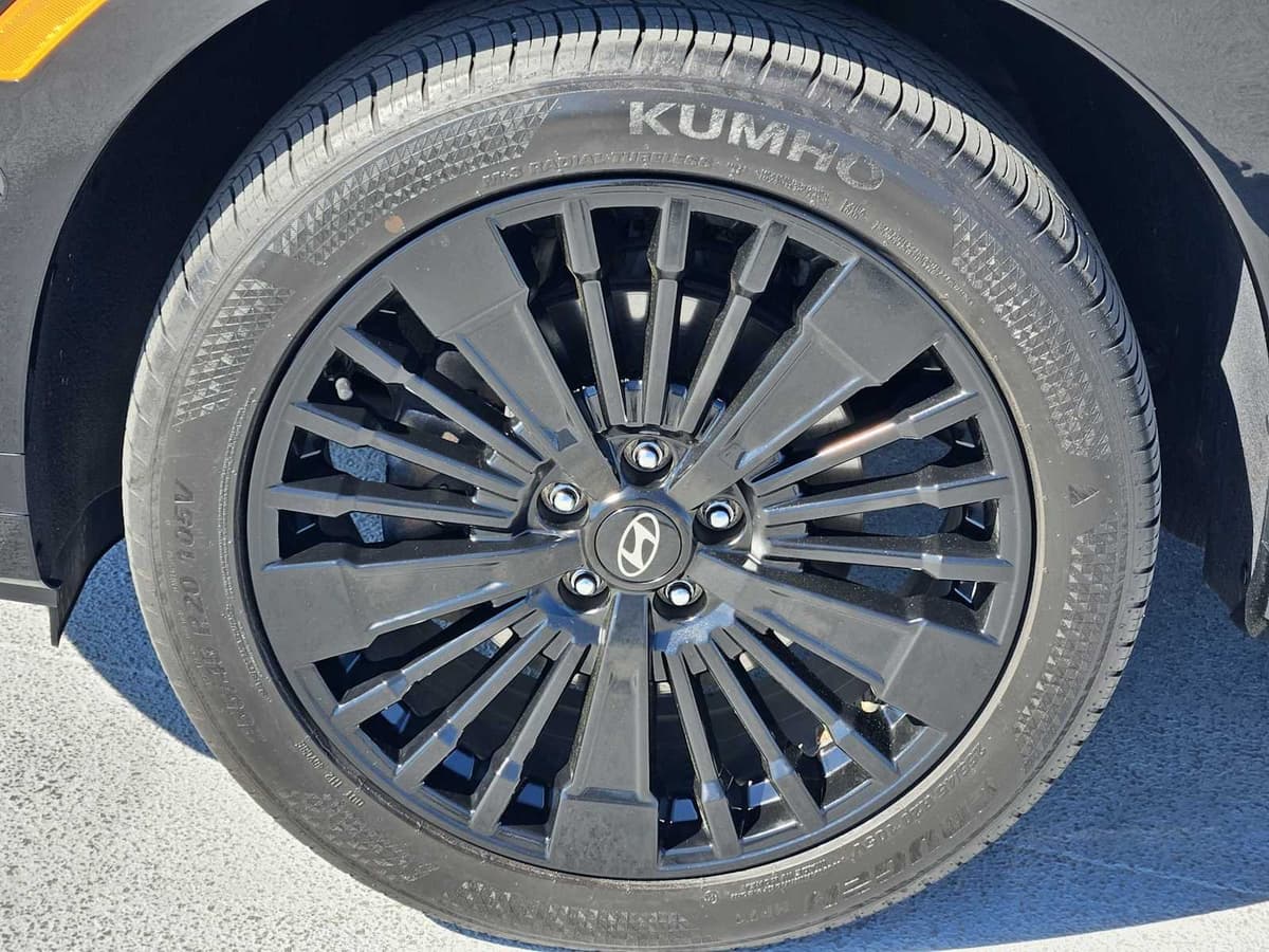 2025 Hyundai Santa Fe Hybrid - Image 10