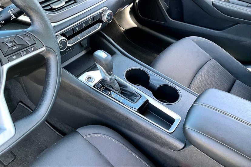 2025 Nissan Altima - Image 17