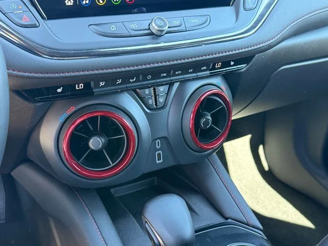 2025 Chevrolet Blazer - Image 19