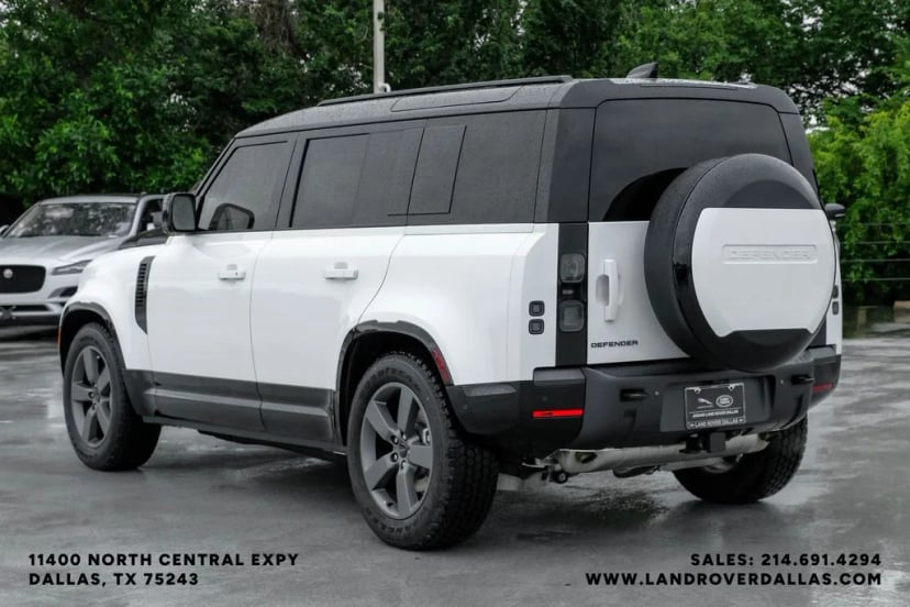 2026 Land Rover Defender 110 - Image 10