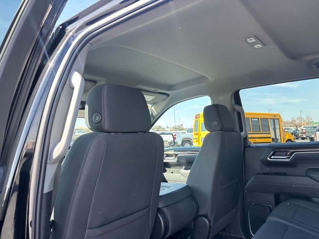 2025 Chevrolet Silverado 1500 - Image 23