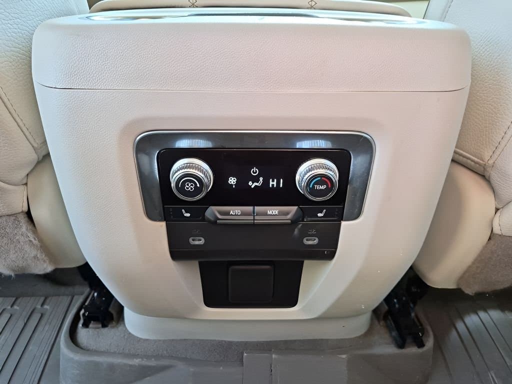 2023 GMC Yukon XL - Image 21