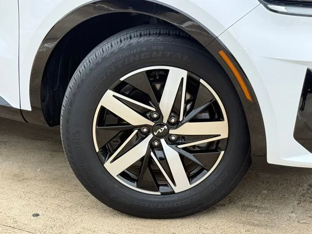 2023 Kia Sorento - Image 2