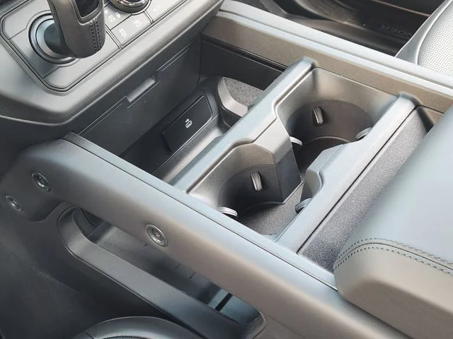 2026 Land Rover Defender 110 - Image 19