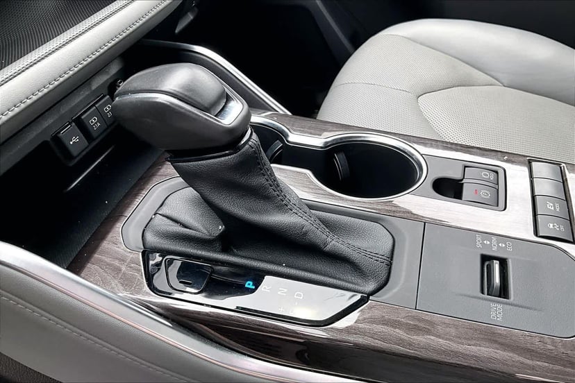 2021 Toyota Highlander - Image 17