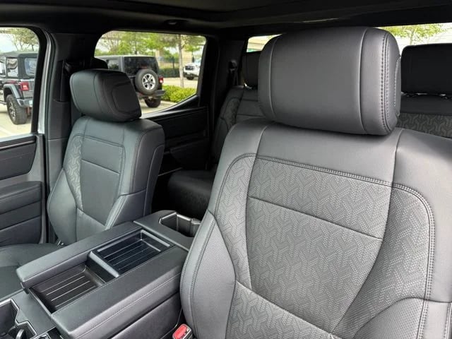 2025 Toyota Tundra - Image 14