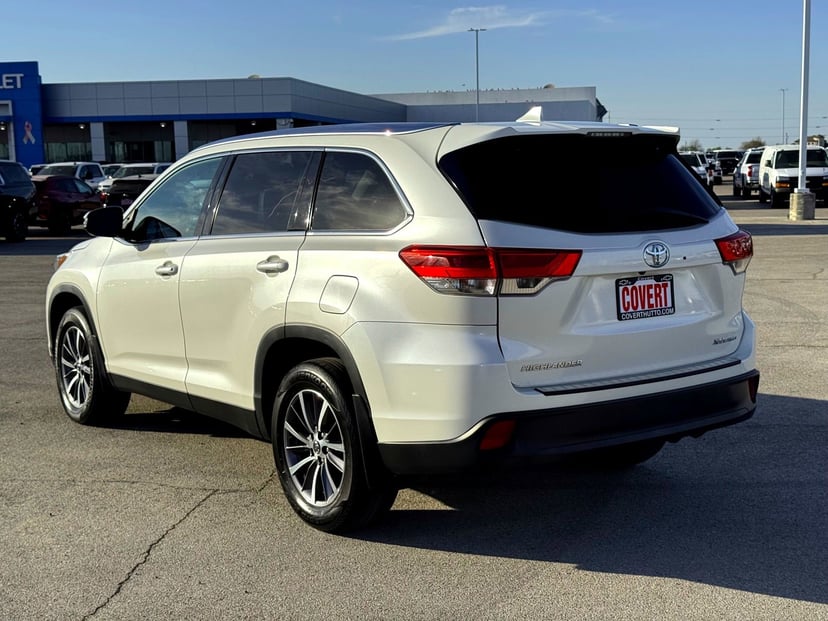 2019 Toyota Highlander - Image 9