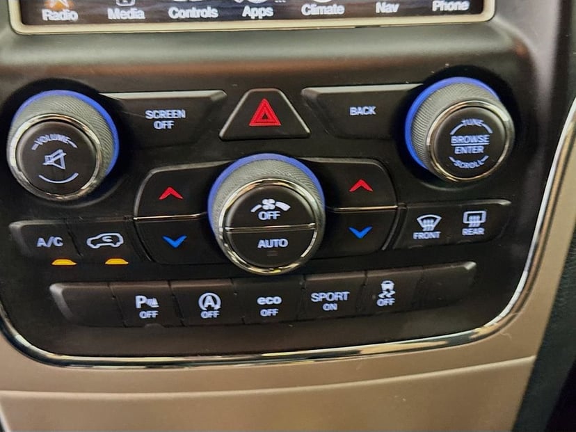 2017 Jeep Grand Cherokee - Image 19