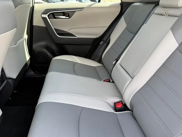 2022 Toyota RAV4 - Image 27
