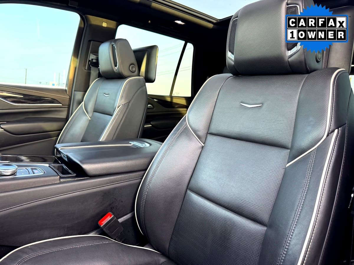 2023 Cadillac Escalade - Image 13