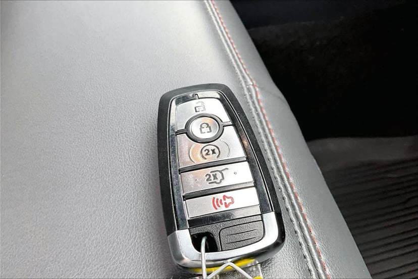 2025 Ford Explorer - Image 14