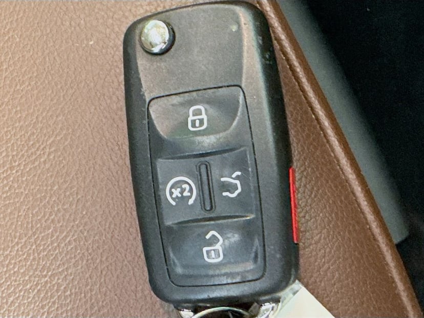 2022 Volkswagen Passat - Image 36