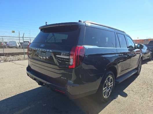 2025 Ford Expedition Max - Image 3