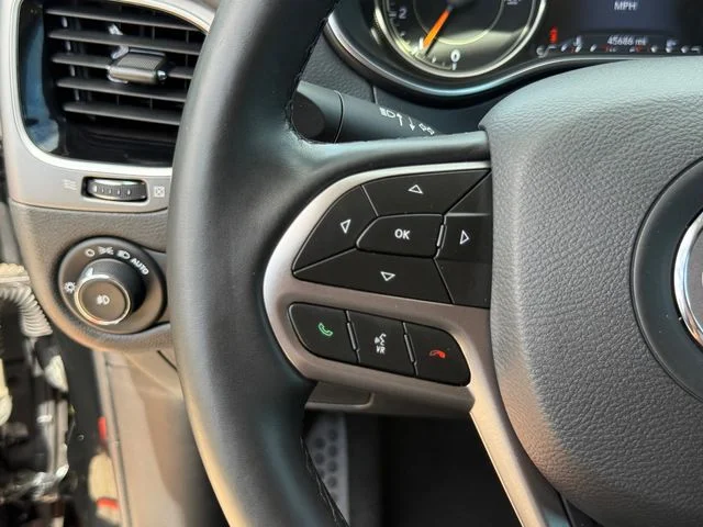 2019 Jeep Cherokee - Image 13