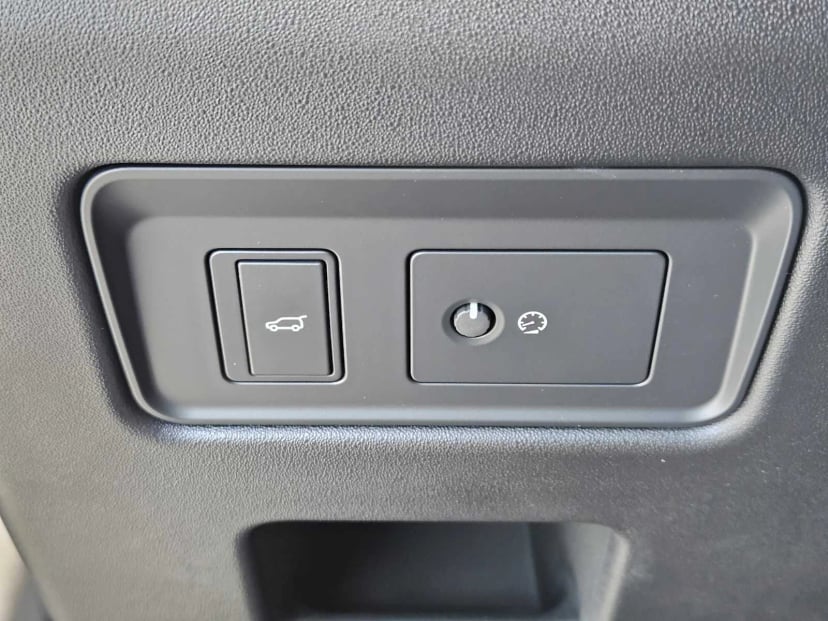 2026 LAND ROVER Discovery - Image 21