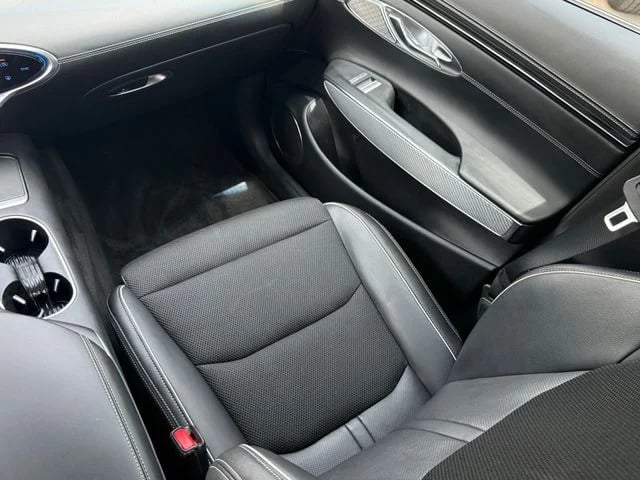 2023 Genesis GV70 - Image 27