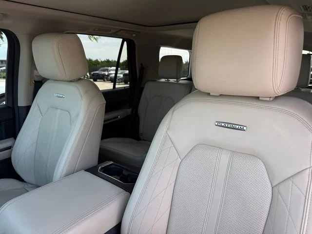 2019 Ford Expedition - Image 13
