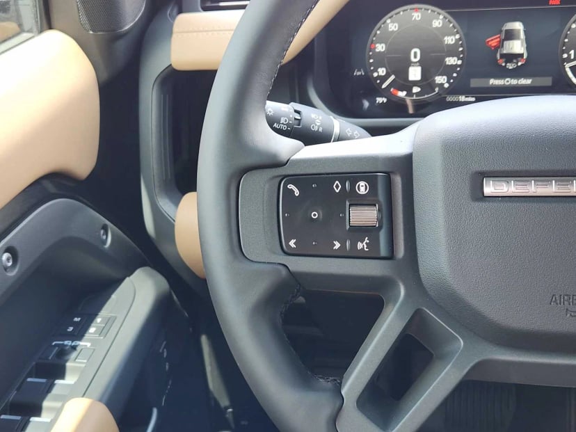 2026 LAND ROVER Defender 110 - Image 28