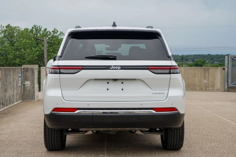 2025 Jeep Grand Cherokee - Image 9